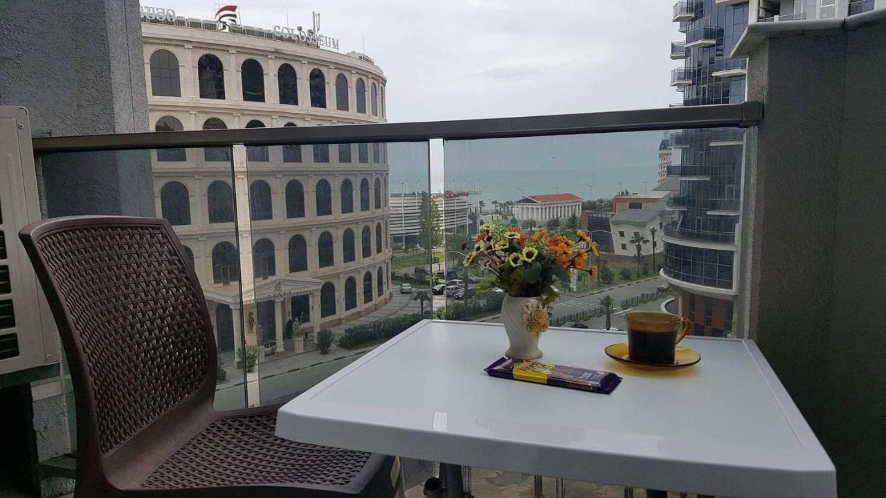 Lia'S Apartment In Orbi Batumi Esterno foto